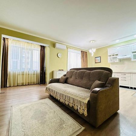 Central Park In The City Center Apartment Алма Ата Екстериор снимка