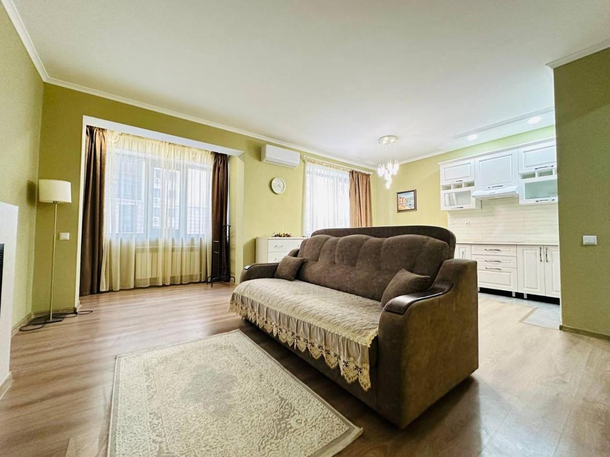 Central Park In The City Center Apartment Алма Ата Екстериор снимка